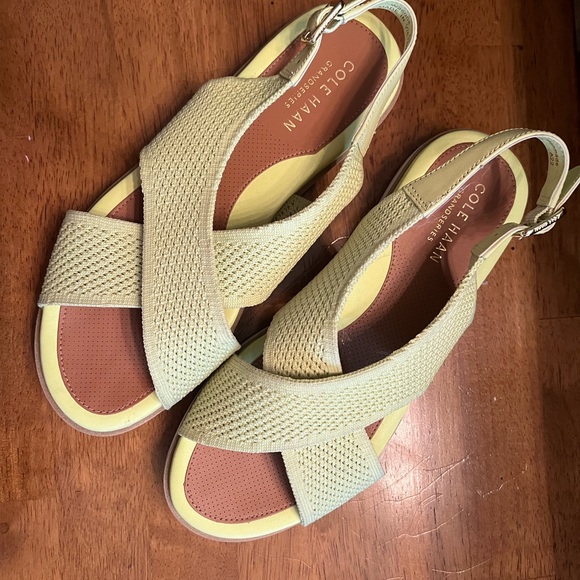 Cole Haan Size 6 Lime Green Sandals - Picture 4 of 4